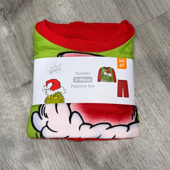 New Toddler Size 4T Cozy Grinch 2 piece Pajamas Long Sleeve Top & Pants - Picture 1 of 3
